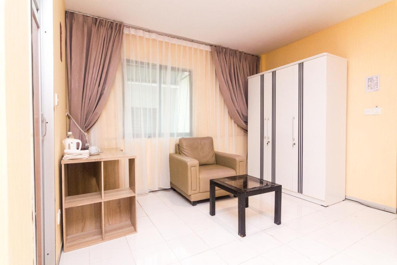 Vaccinated Staff - Oyo 1771 Zeke Hotel Batam Esterno foto